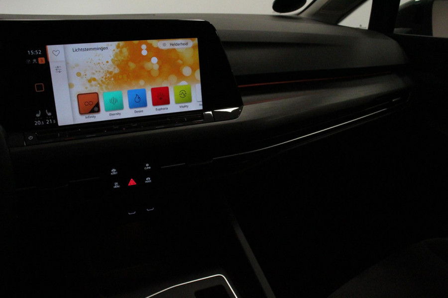 Volkswagen Golf 1.5 eTSI DSG Style 150Pk | Panoramadak | Navigatie | Digitale Cockpit | Adaptive Cruise Control | Lane/Side/Travel Assist | LED Matrix | Camera |