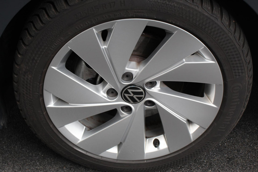 Volkswagen Golf 1.5 eTSI DSG Style 150Pk | Panoramadak | Navigatie | Digitale Cockpit | Adaptive Cruise Control | Lane/Side/Travel Assist | LED Matrix | Camera |