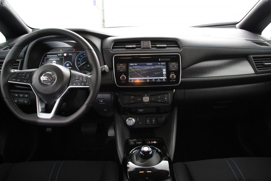 Nissan Leaf N-Connecta 40 kWh | Navigatie | Climate Control | Camera | Parkeer sensoren | cruise control | Lichtmetalen velgen