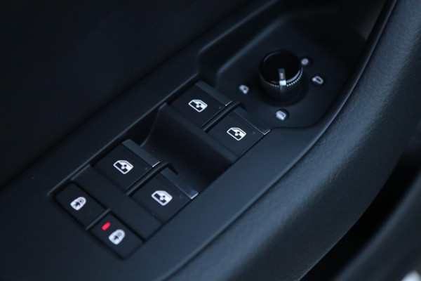 Audi A6 Avant 45 TFSI 3x S Line Competition / PANO / ACC / B&O / CAMERA / KEYLESS / STUUR+STOELVERW