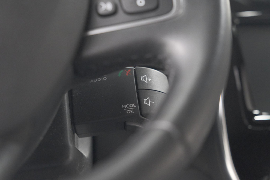 Renault Captur TCe 130 Intens | Camera | Navigatie | Parkeersensoren | Climate Control