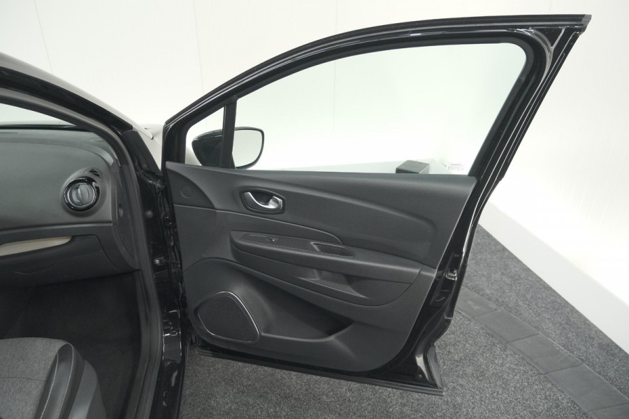 Renault Captur TCe 130 Intens | Camera | Navigatie | Parkeersensoren | Climate Control