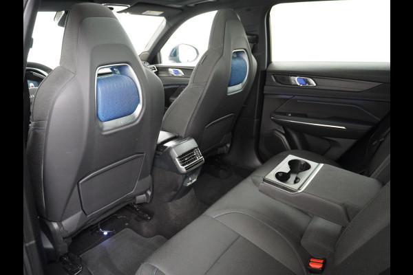 Lynk & Co 01 1.5 PHEV AUT-7 261pk Pano-Schuifdak Lmv 20" 360°Camera Zwarte hemel bekleding Apple Carplay Android Auto Adap.Cruise Navi Pdc Ec Elek.Memory.Stoel File assistent Dodehoek detector Elektrisch bedienbare achterklep Rijstrooksensor Wifi Verkeersbord detectie 425Nm koppel 3,7kw laadvermogen €44.880 Nieuwprijs 1e Eigenaar Origineel NLse auto!