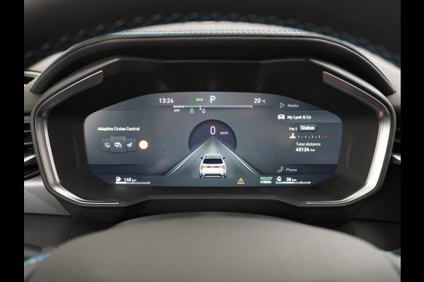 Lynk & Co 01 1.5 PHEV AUT-7 261pk Pano-Schuifdak Lmv 20" 360°Camera Zwarte hemel bekleding Apple Carplay Android Auto Adap.Cruise Navi Pdc Ec Elek.Memory.Stoel File assistent Dodehoek detector Elektrisch bedienbare achterklep Rijstrooksensor Wifi Verkeersbord detectie 425Nm koppel 3,7kw laadvermogen €44.880 Nieuwprijs 1e Eigenaar Origineel NLse auto!