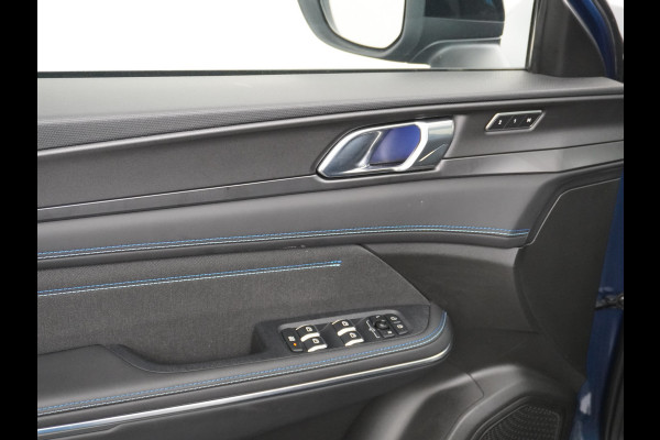 Lynk & Co 01 1.5 PHEV AUT-7 261pk Pano-Schuifdak Lmv 20" 360°Camera Zwarte hemel bekleding Apple Carplay Android Auto Adap.Cruise Navi Pdc Ec Elek.Memory.Stoel File assistent Dodehoek detector Elektrisch bedienbare achterklep Rijstrooksensor Wifi Verkeersbord detectie 425Nm koppel 3,7kw laadvermogen €44.880 Nieuwprijs 1e Eigenaar Origineel NLse auto!