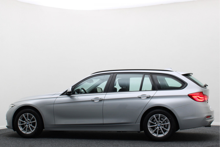 BMW 3 Serie Touring 318i High Executive Automaat LED, Navigatie, Leer, Climate, Cruise, PDC, Bluetooth, Elektr. Pakket, 16''