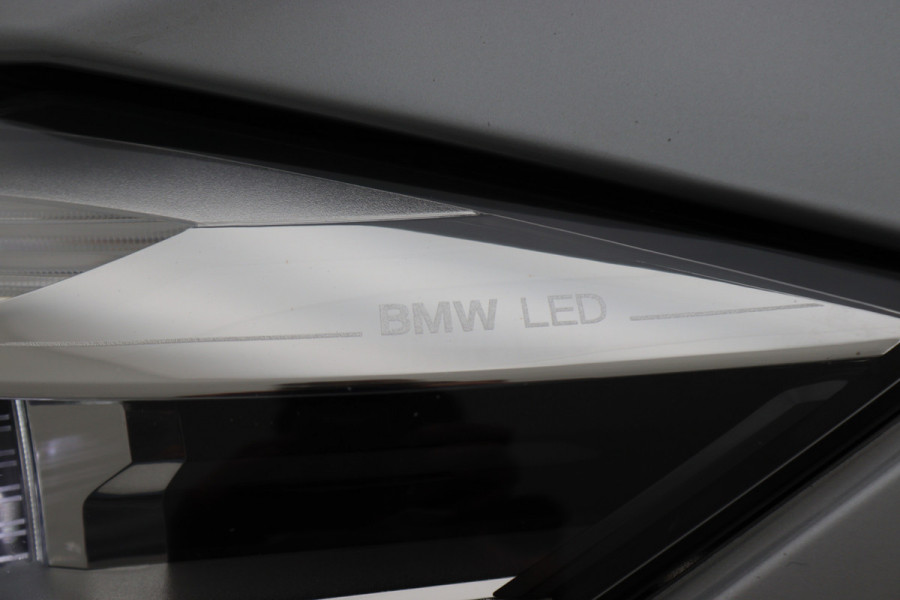 BMW 3 Serie Touring 318i High Executive Automaat LED, Navigatie, Leer, Climate, Cruise, PDC, Bluetooth, Elektr. Pakket, 16''