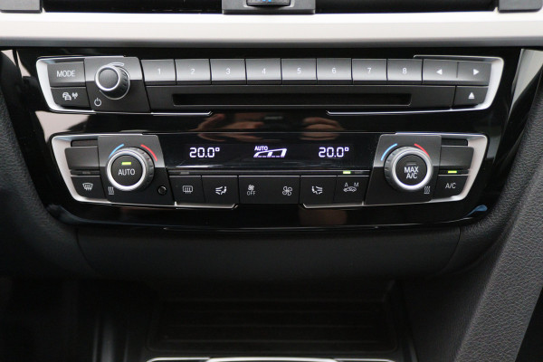 BMW 3 Serie Touring 318i High Executive Automaat LED, Navigatie, Leer, Climate, Cruise, PDC, Bluetooth, Elektr. Pakket, 16''