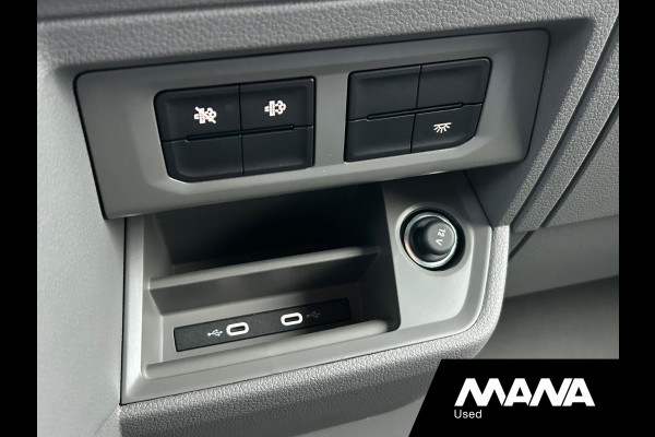 MAN TGE 3.140 L3H3 Automaat 140PK Zwart Black Lion Cruise control Carplay Camera