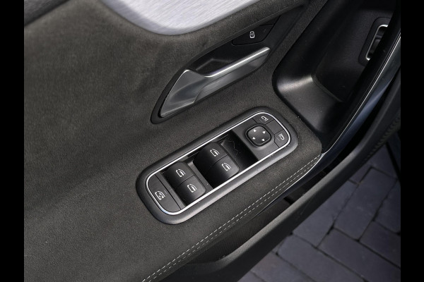 Mercedes-Benz A-Klasse 250 e Business Solution AMG Limited Panoramadak Ambient Widescreen AMG Cruise Camera