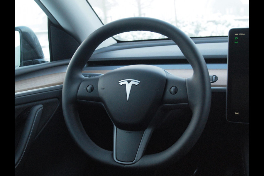 Tesla Model Y Performance AWD 75 kWh | Dual Motor Performance | Black Optic pakket | Trekhaak | Panoramaraam |  NL-Auto