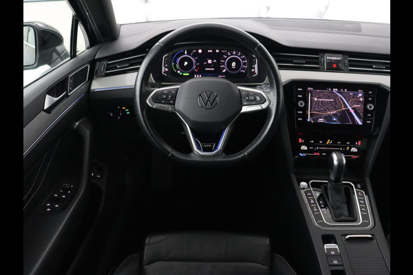 Volkswagen Passat 1.4 TSI PHEV GTE | Nappaleder | Trekhaak | Stoelverwarming | Camera | Massage | Adaptive cruise | Matrix LED | Side Assist | Memory | Carplay | Navigatie | Plug In