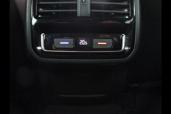Volkswagen Passat 1.4 TSI PHEV GTE | Nappaleder | Trekhaak | Stoelverwarming | Camera | Massage | Adaptive cruise | Matrix LED | Side Assist | Memory | Carplay | Navigatie | Plug In