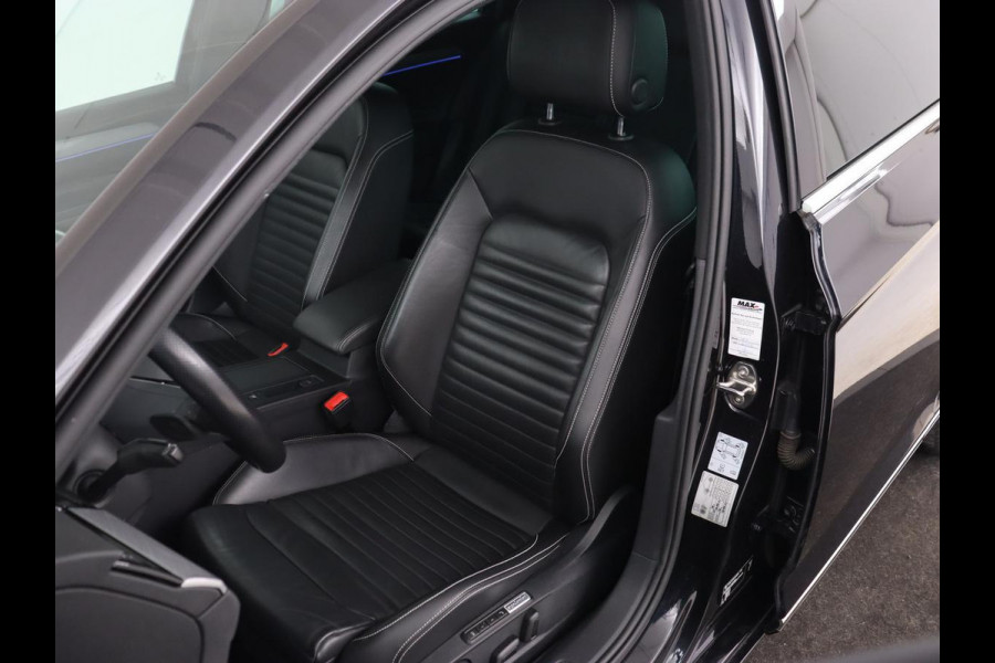 Volkswagen Passat 1.4 TSI PHEV GTE | Nappaleder | Trekhaak | Stoelverwarming | Camera | Massage | Adaptive cruise | Matrix LED | Side Assist | Memory | Carplay | Navigatie | Plug In