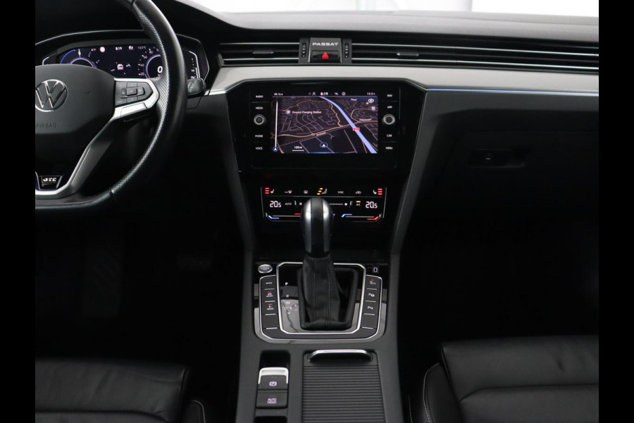 Volkswagen Passat 1.4 TSI PHEV GTE | Nappaleder | Trekhaak | Stoelverwarming | Camera | Massage | Adaptive cruise | Matrix LED | Side Assist | Memory | Carplay | Navigatie | Plug In