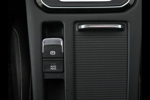 Volkswagen Passat 1.4 TSI PHEV GTE | Nappaleder | Trekhaak | Stoelverwarming | Camera | Massage | Adaptive cruise | Matrix LED | Side Assist | Memory | Carplay | Navigatie | Plug In