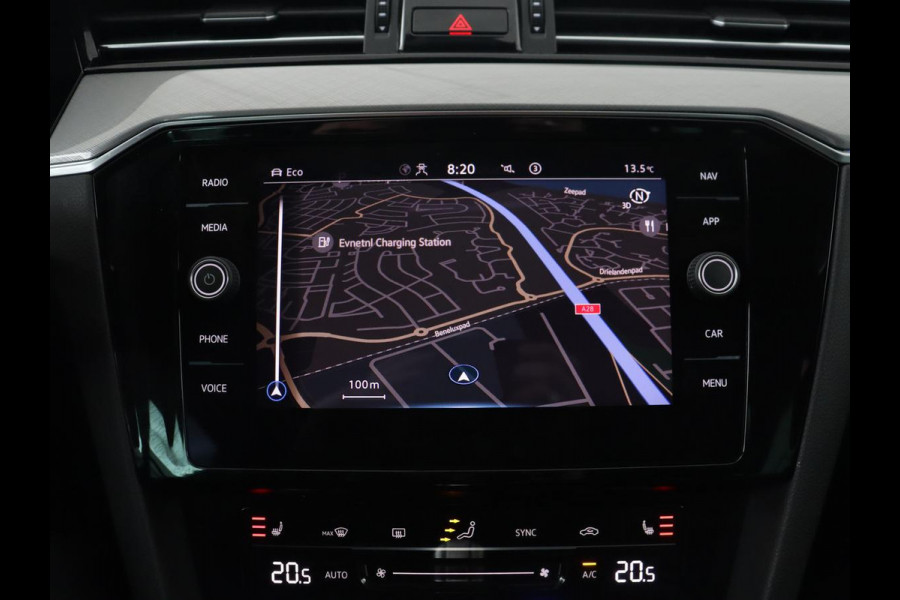 Volkswagen Passat 1.4 TSI PHEV GTE | Nappaleder | Trekhaak | Stoelverwarming | Camera | Massage | Adaptive cruise | Matrix LED | Side Assist | Memory | Carplay | Navigatie | Plug In