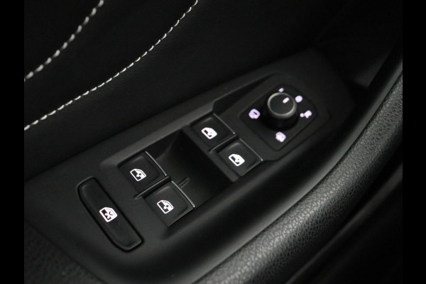 Volkswagen Passat 1.4 TSI PHEV GTE | Nappaleder | Trekhaak | Stoelverwarming | Camera | Massage | Adaptive cruise | Matrix LED | Side Assist | Memory | Carplay | Navigatie | Plug In