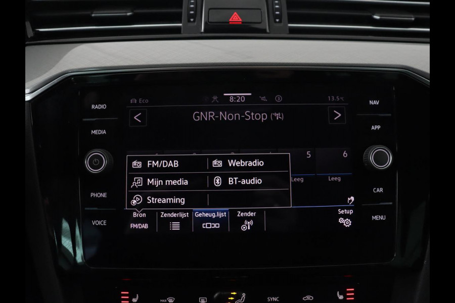 Volkswagen Passat 1.4 TSI PHEV GTE | Nappaleder | Trekhaak | Stoelverwarming | Camera | Massage | Adaptive cruise | Matrix LED | Side Assist | Memory | Carplay | Navigatie | Plug In