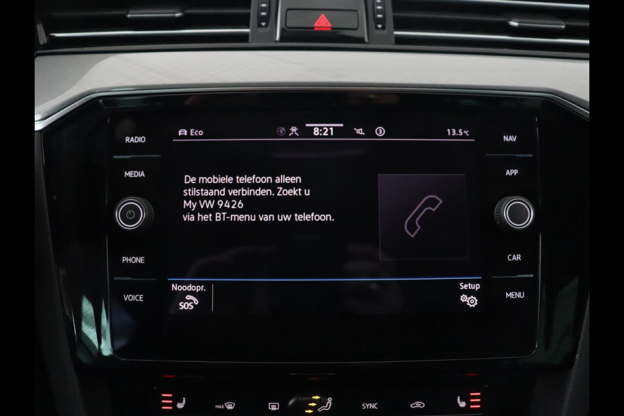 Volkswagen Passat 1.4 TSI PHEV GTE | Nappaleder | Trekhaak | Stoelverwarming | Camera | Massage | Adaptive cruise | Matrix LED | Side Assist | Memory | Carplay | Navigatie | Plug In