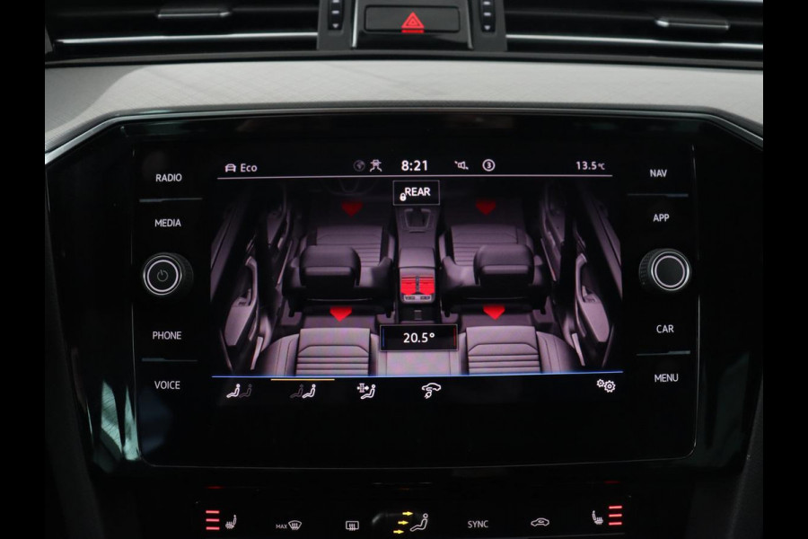 Volkswagen Passat 1.4 TSI PHEV GTE | Nappaleder | Trekhaak | Stoelverwarming | Camera | Massage | Adaptive cruise | Matrix LED | Side Assist | Memory | Carplay | Navigatie | Plug In