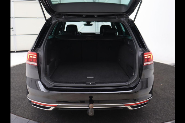 Volkswagen Passat 1.4 TSI PHEV GTE | Nappaleder | Trekhaak | Stoelverwarming | Camera | Massage | Adaptive cruise | Matrix LED | Side Assist | Memory | Carplay | Navigatie | Plug In