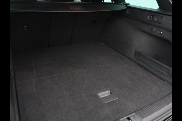 Volkswagen Passat 1.4 TSI PHEV GTE | Nappaleder | Trekhaak | Stoelverwarming | Camera | Massage | Adaptive cruise | Matrix LED | Side Assist | Memory | Carplay | Navigatie | Plug In