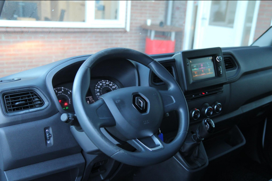 Renault Master T35 2.3 dCi 135PK L2H2 / Trekhaak / Carplay / Navi / 3 zits