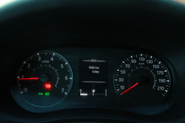 Renault Master T35 2.3 dCi 135PK L2H2 / Trekhaak / Carplay / Navi / 3 zits