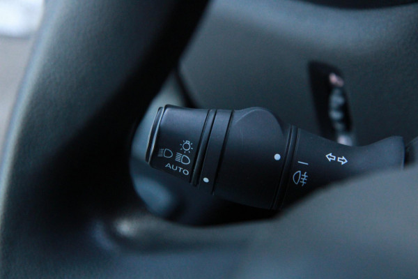 Renault Master T35 2.3 dCi 135PK L2H2 / Trekhaak / Carplay / Navi / 3 zits