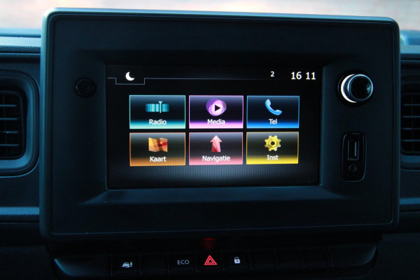 Renault Master T35 2.3 dCi 135PK L2H2 / Trekhaak / Carplay / Navi / 3 zits