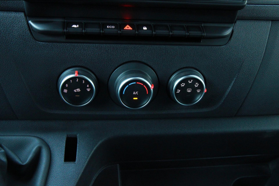 Renault Master T35 2.3 dCi 135PK L2H2 / Trekhaak / Carplay / Navi / 3 zits