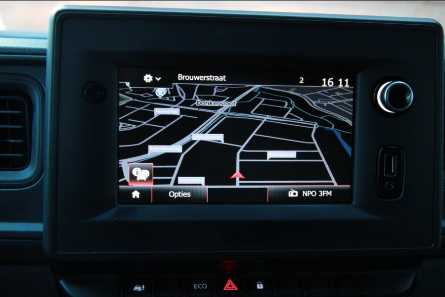 Renault Master T35 2.3 dCi 135PK L2H2 / Trekhaak / Carplay / Navi / 3 zits