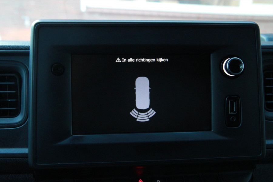 Renault Master T35 2.3 dCi 135PK L2H2 / Trekhaak / Carplay / Navi / 3 zits