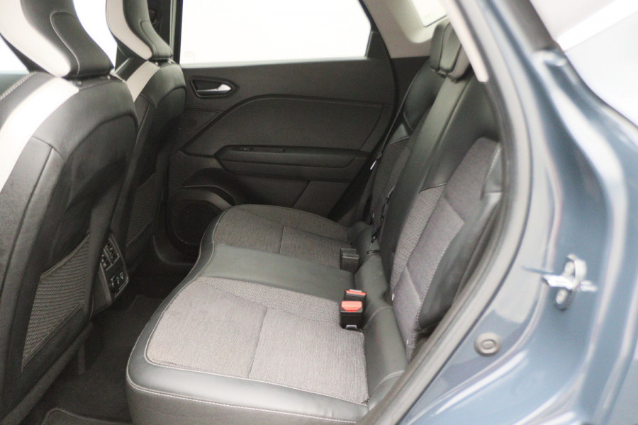 Renault Captur 1.6 E-Tech Plug-in Hybrid 160 Intens Two-Tone, Virtual Cockpit, Apple Carplay, Camera, Cruise, LED, DAB, 18''