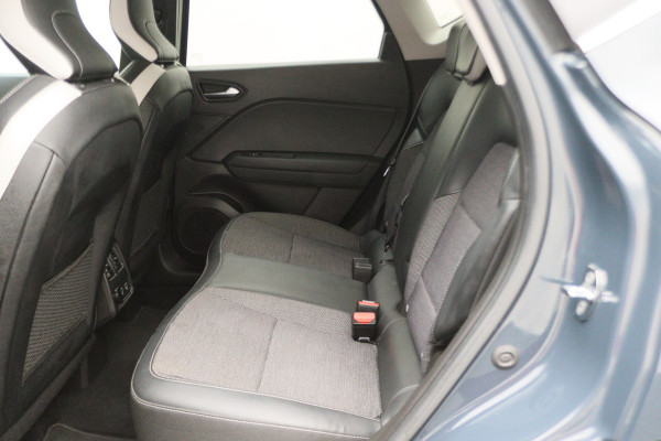 Renault Captur 1.6 E-Tech Plug-in Hybrid 160 Intens Two-Tone, Virtual Cockpit, Apple Carplay, Camera, Cruise, LED, DAB, 18''