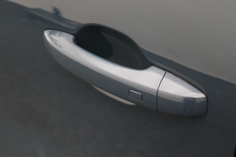 Renault Captur 1.6 E-Tech Plug-in Hybrid 160 Intens Two-Tone, Virtual Cockpit, Apple Carplay, Camera, Cruise, LED, DAB, 18''