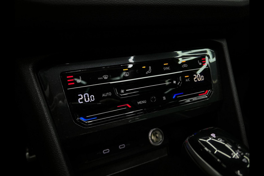 Volkswagen Tiguan 1.5 TSI R-Line Head-up | Pano | Trekhaak