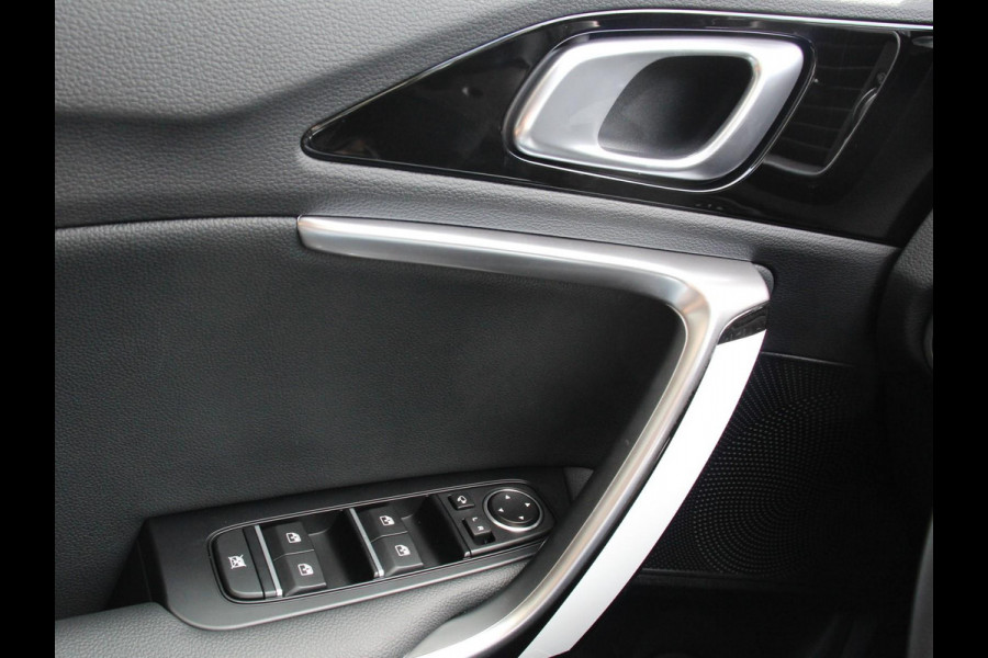 Kia Xceed 1.6 GDi PHEV Automaat DynamicLine | Navigatie | Camera | Climate Control | Cruise control adaptive | Lane assist | Lichtmetalen Velgen | Stoelverwarming