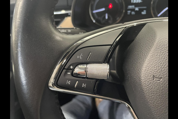 Škoda Kamiq 1.0 TSI 110pk DSG Style Navigatie Apple Carplay/Android Auto Climate Control Elektrisch bedienbare kofferbak Dab Extra Getint Glas