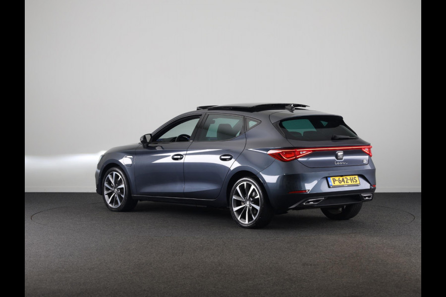 Seat Leon 1.4 TSI eHybrid PHEV FR Business Intense 204pk | Panoramadak | Parkeercamera | Navigatie | 18 inch Lichtmetalen velgen