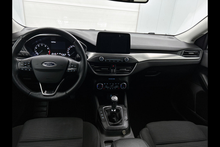 Ford FOCUS Wagon 1.0 EcoBoost Titanium Business(NL-auto, Goed OnderH, Navi, StoelV, Parkeersensoren, Cruise Con, Etc)