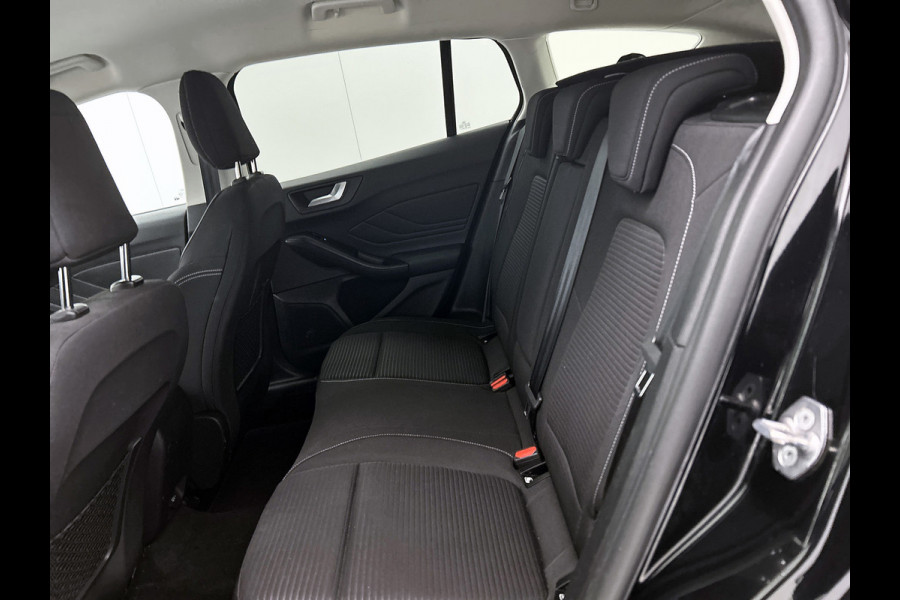 Ford FOCUS Wagon 1.0 EcoBoost Titanium Business(NL-auto, Goed OnderH, Navi, StoelV, Parkeersensoren, Cruise Con, Etc)