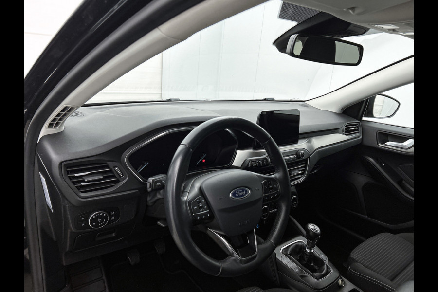 Ford FOCUS Wagon 1.0 EcoBoost Titanium Business(NL-auto, Goed OnderH, Navi, StoelV, Parkeersensoren, Cruise Con, Etc)