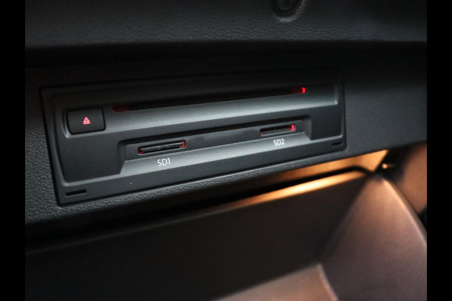 Volkswagen T-Roc 1.5 TSI Sport | 1e eigenaar | Panoramadak | Stoelverwarming | Camera | Carplay | Adaptive cruise | Navigatie | Full LED | Virtual Cockpit | Getint glas | Climate control