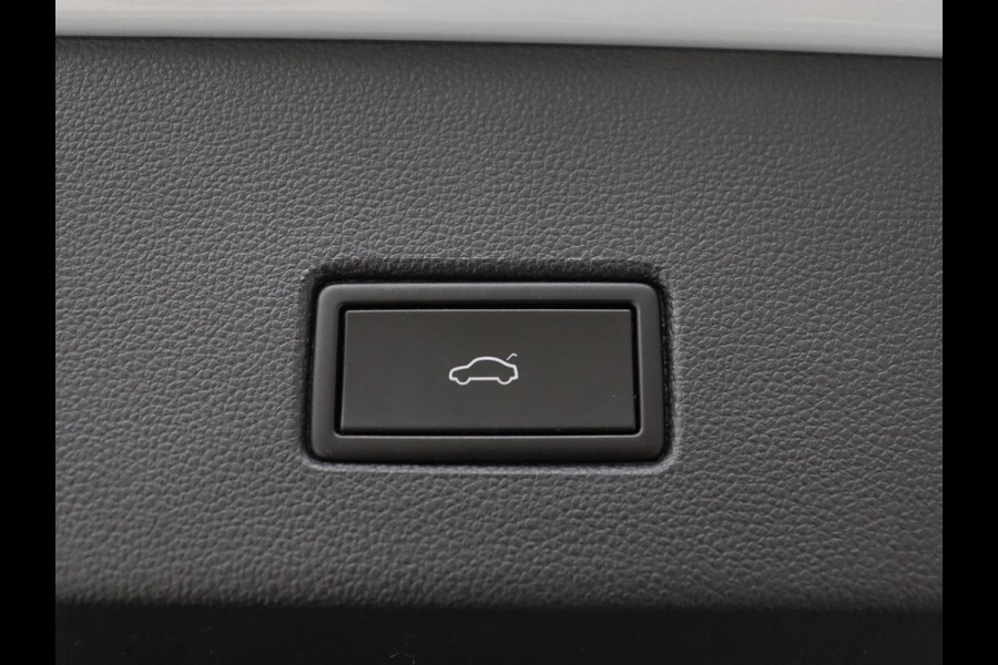 Volkswagen T-Roc 1.5 TSI Sport | 1e eigenaar | Panoramadak | Stoelverwarming | Camera | Carplay | Adaptive cruise | Navigatie | Full LED | Virtual Cockpit | Getint glas | Climate control