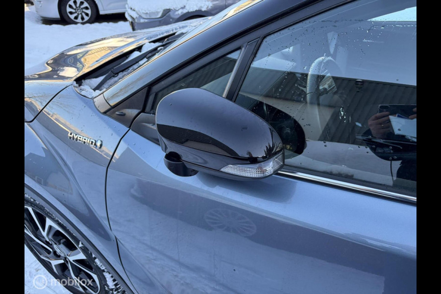 Toyota C-HR 1.8 Hybrid Dynamic FM nav carplay / Clima / Stoelverw. / 18" / 56.860 km!! 1e eig!! Keyless
