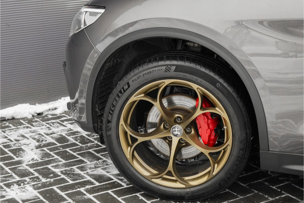 Alfa Romeo Stelvio 2.0 T AWD Super 280PK Leder Pano Camera 20" Q Velgen