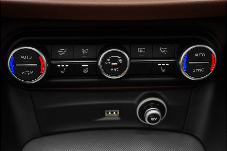 Alfa Romeo Stelvio 2.0 T AWD Super 280PK Leder Pano Camera 20" Q Velgen