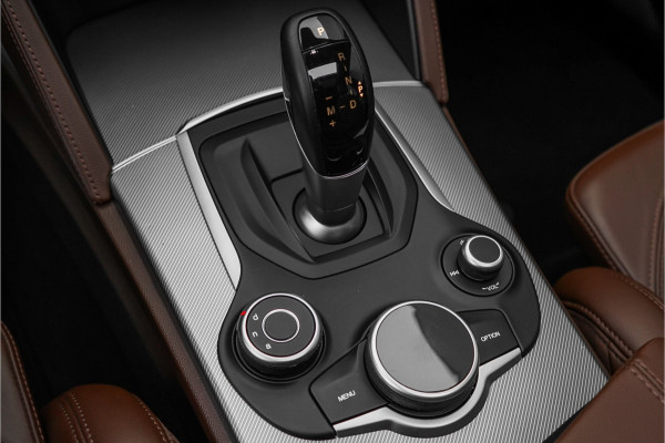 Alfa Romeo Stelvio 2.0 T AWD Super 280PK Leder Pano Camera 20" Q Velgen